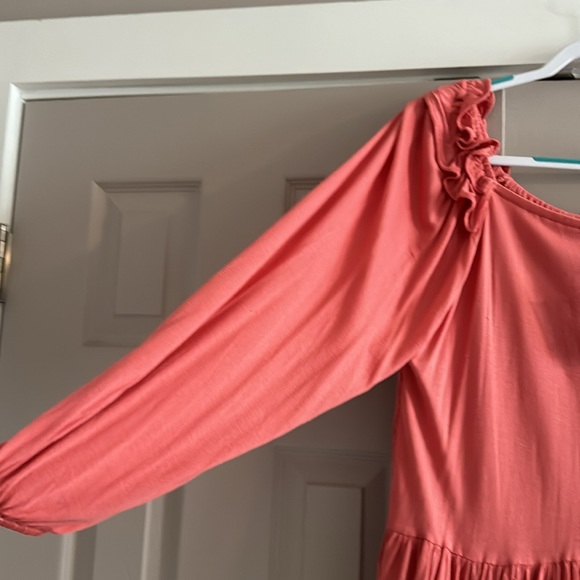 Woman’s top from the loft - Picture 5 of 5